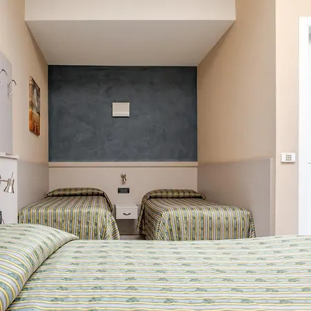 호텔 Posta - 3 Stars - Comfortable In 벤티밀리아