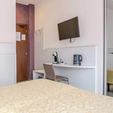 Posta - 3 Stars - Comfortable In ונטימיגליה