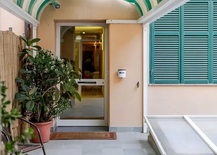 Отель Posta - 3 Stars - Comfortable In Вентимилья