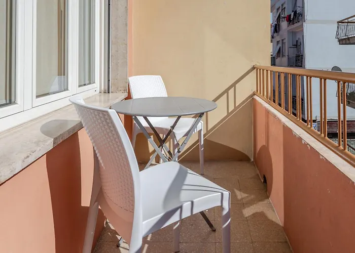 Posta - 3 Stars - Comfortable In 3* فنتيميليا